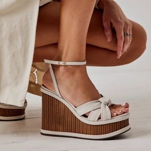 Anthropologie Schutz Mindy Wedge Sandals in Pearl Size 7.5 NWOT $178
